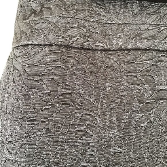 Ann Taylor LOFT black pencil skirt, mini length - Picture 7 of 9